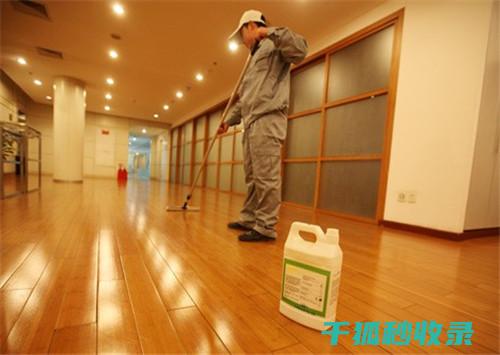 木地板打蜡后多久可以踩踏？时间表大公开 (木地板打蜡后多久可以踩)